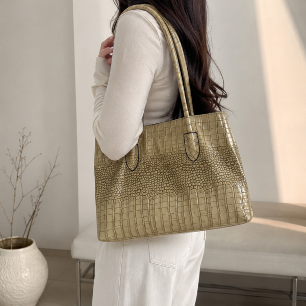 Lazar tote bag