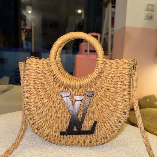 LV raffia