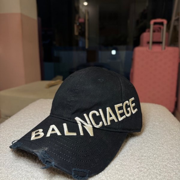 Balenciaga cap